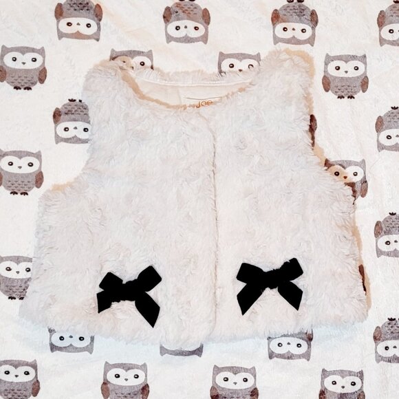 ❄️ 12-18m | "Floral Swirl" Faux Fur Vest - Picture 1 of 3
